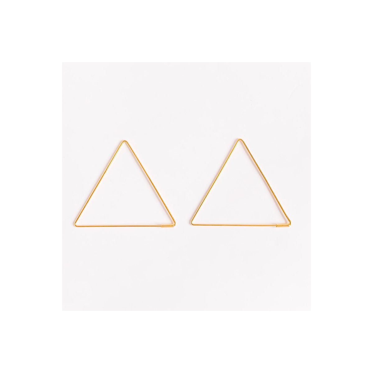 Oorbel Gerbera driehoek | Grafische oorbel of goudverguld
